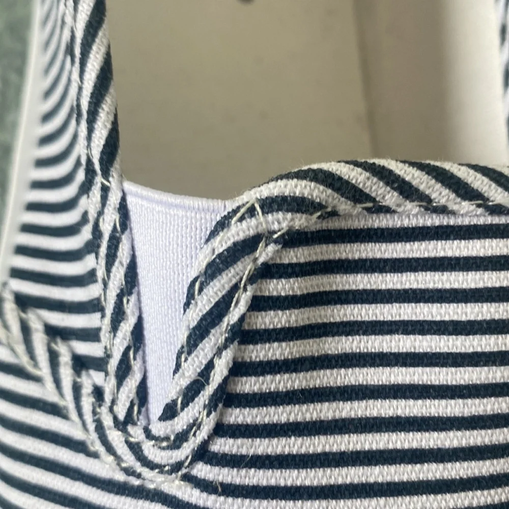 NWT Dark navy and white slip on striped shoe 11 - Picture 11 of 13